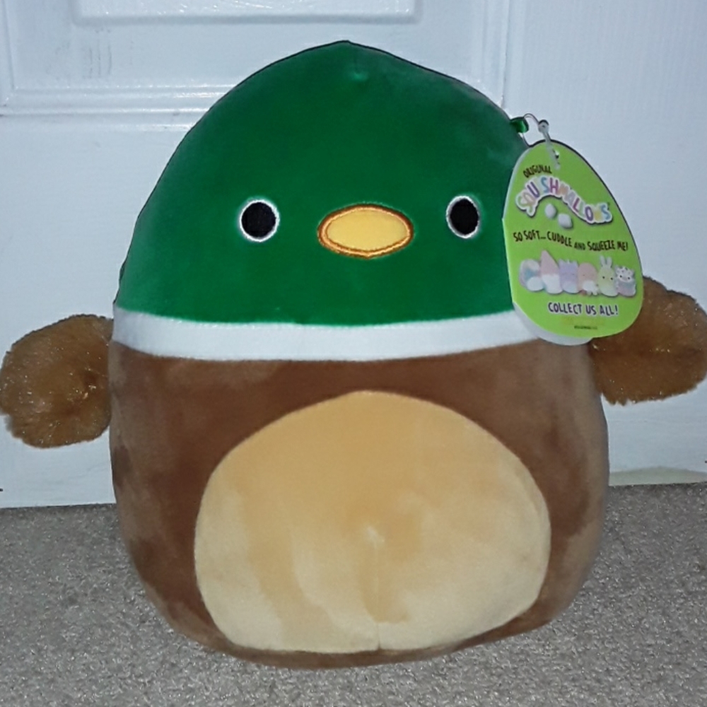 "8 Avery Squishmallow *NEW* RARE